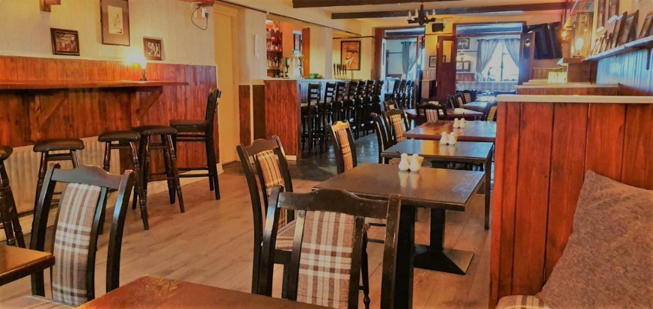 Danagher'S Hotel Cong Luaran gambar